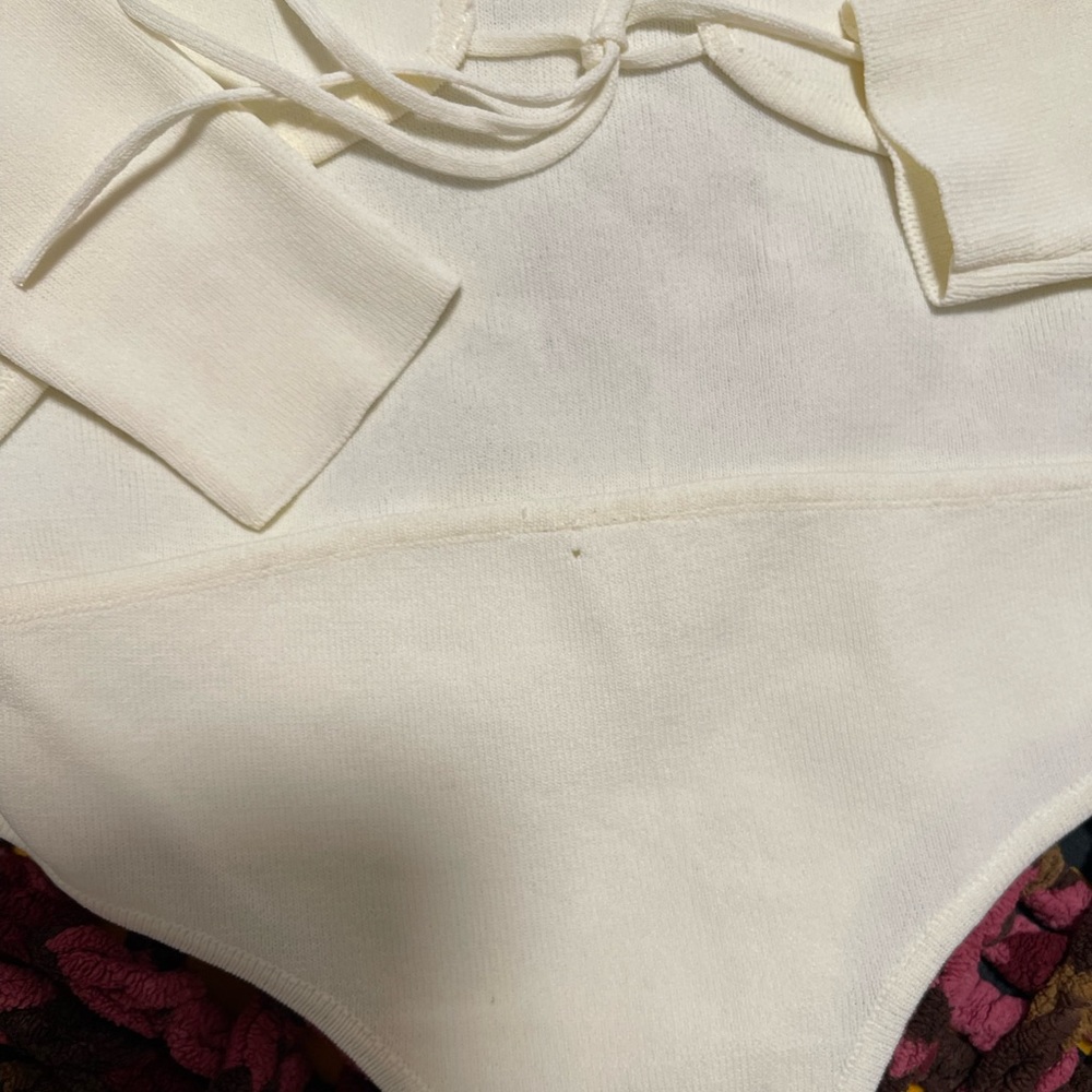 Aya Muse lace-up long sleeve bodysuit - Picture 4 of 10